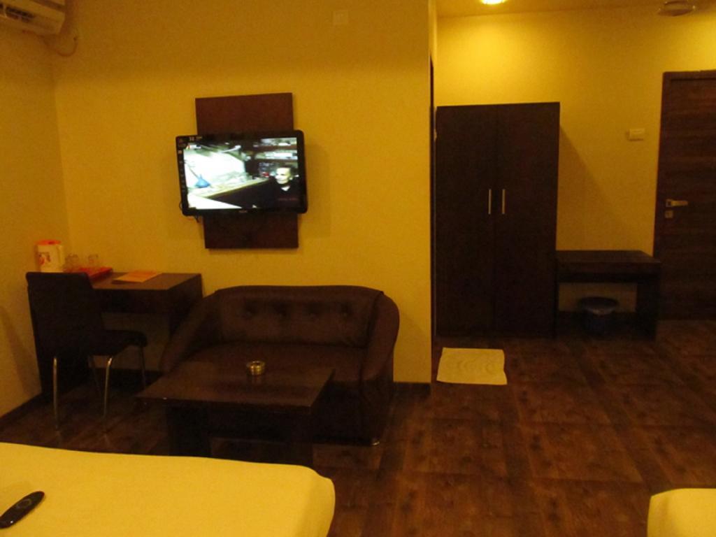 Hotel Sai Regency Daman Zimmer foto