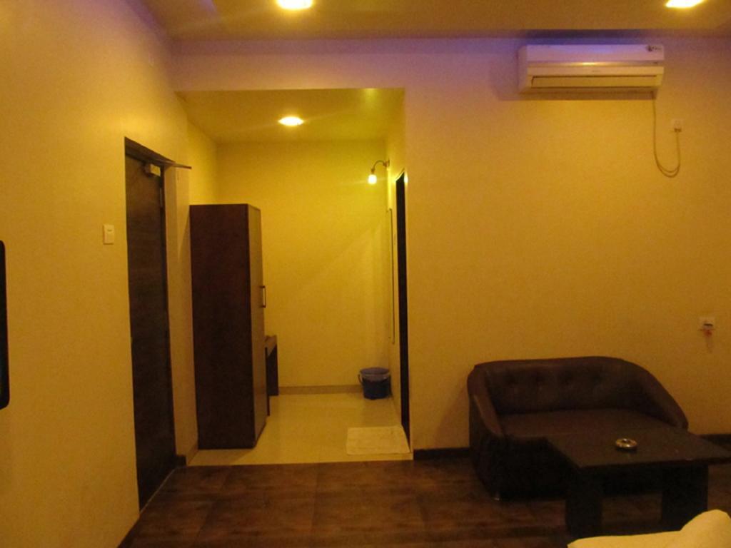 Hotel Sai Regency Daman Zimmer foto